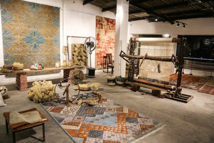 Best Handmade Rugs To Make Your Living Room More Stylish - 2024 Guide 4